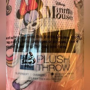 New Minnie Mouse oversized plush throw blanket